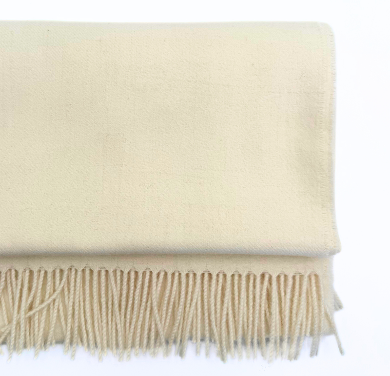 Premium Baby Alpaca Blanket – Woven Design Off White